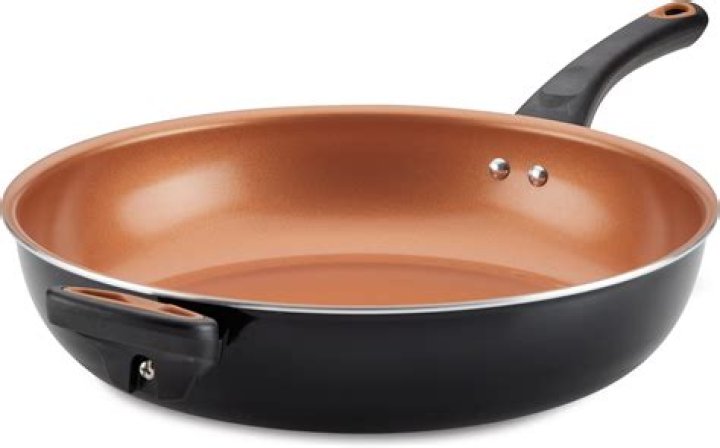 Are scratched copper pans safe?
